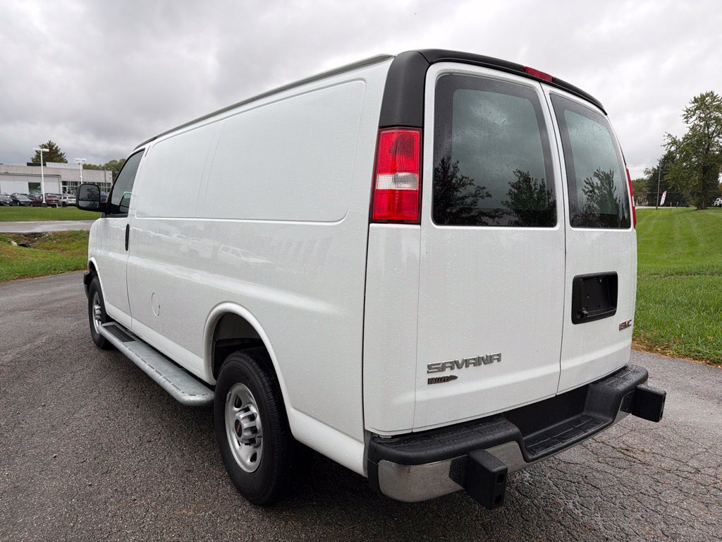 Used 2025 GMC Savana 2500 w/ Driver Convenience Package RWD image 4