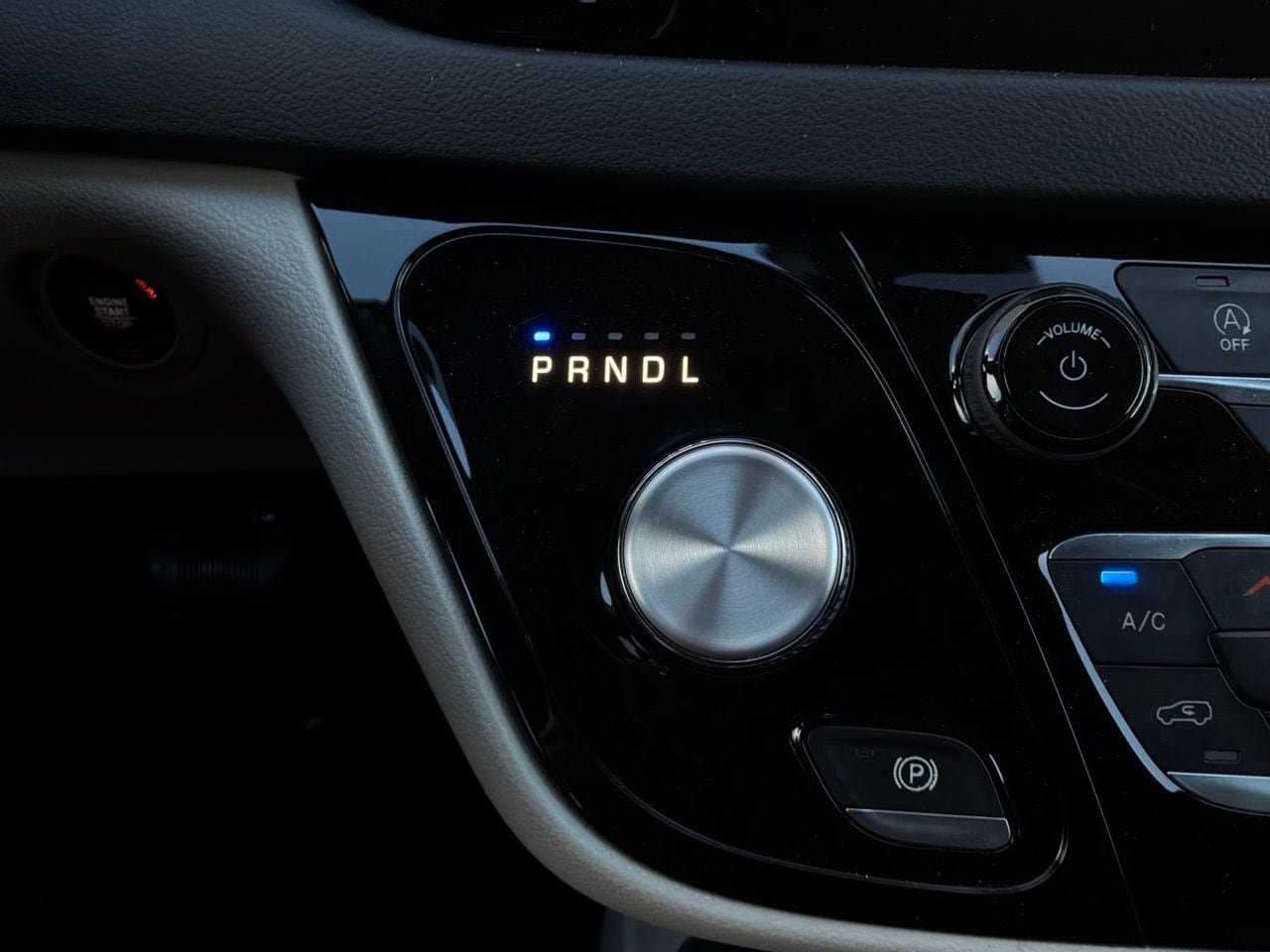 Used 2023 Chrysler Voyager LX FWD image 26
