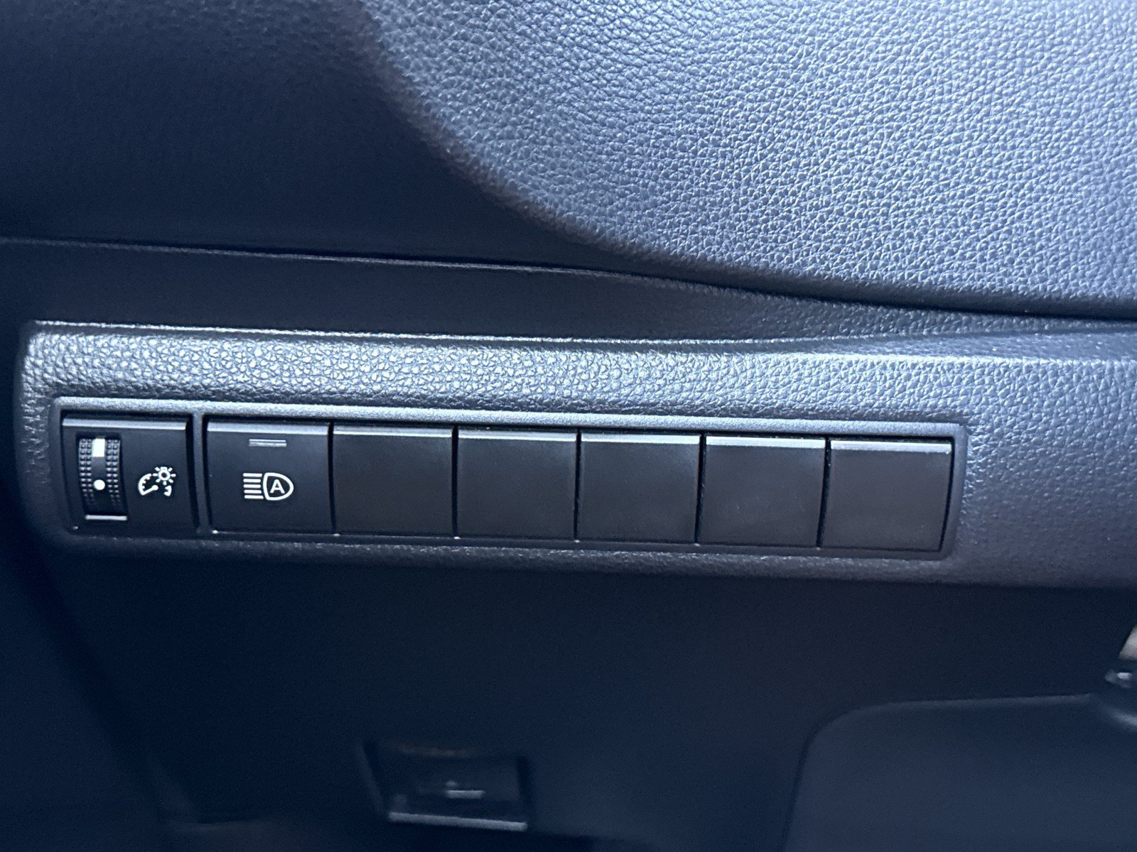 Used 2024 Toyota Corolla LE FWD image 17