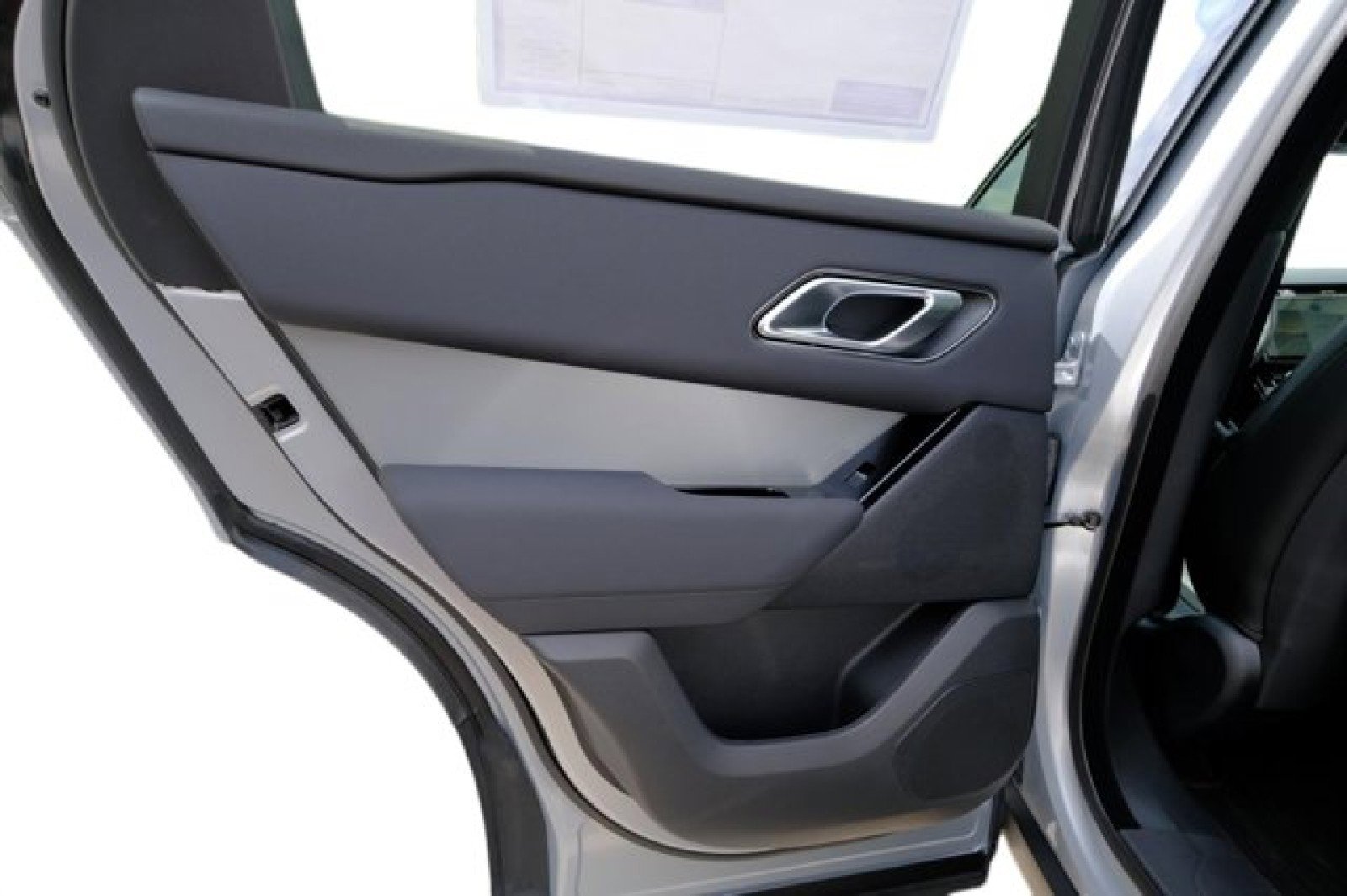 New 2025 Land Rover Range Rover Velar S image 13