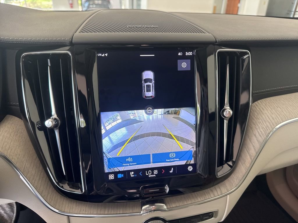 Used 2022 Volvo XC60 T8 Inscription w/ Advanced Package image 28