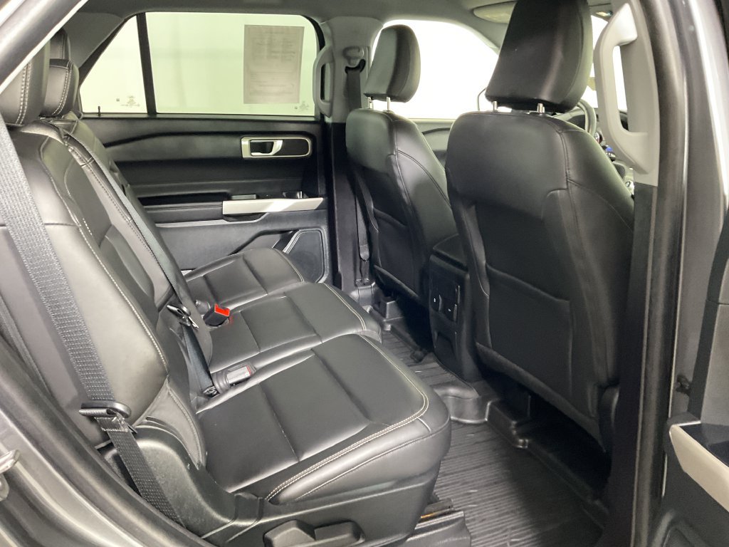 Used 2022 Ford Explorer XLT w/ Equipment Group 202A AWD/4WD image 24