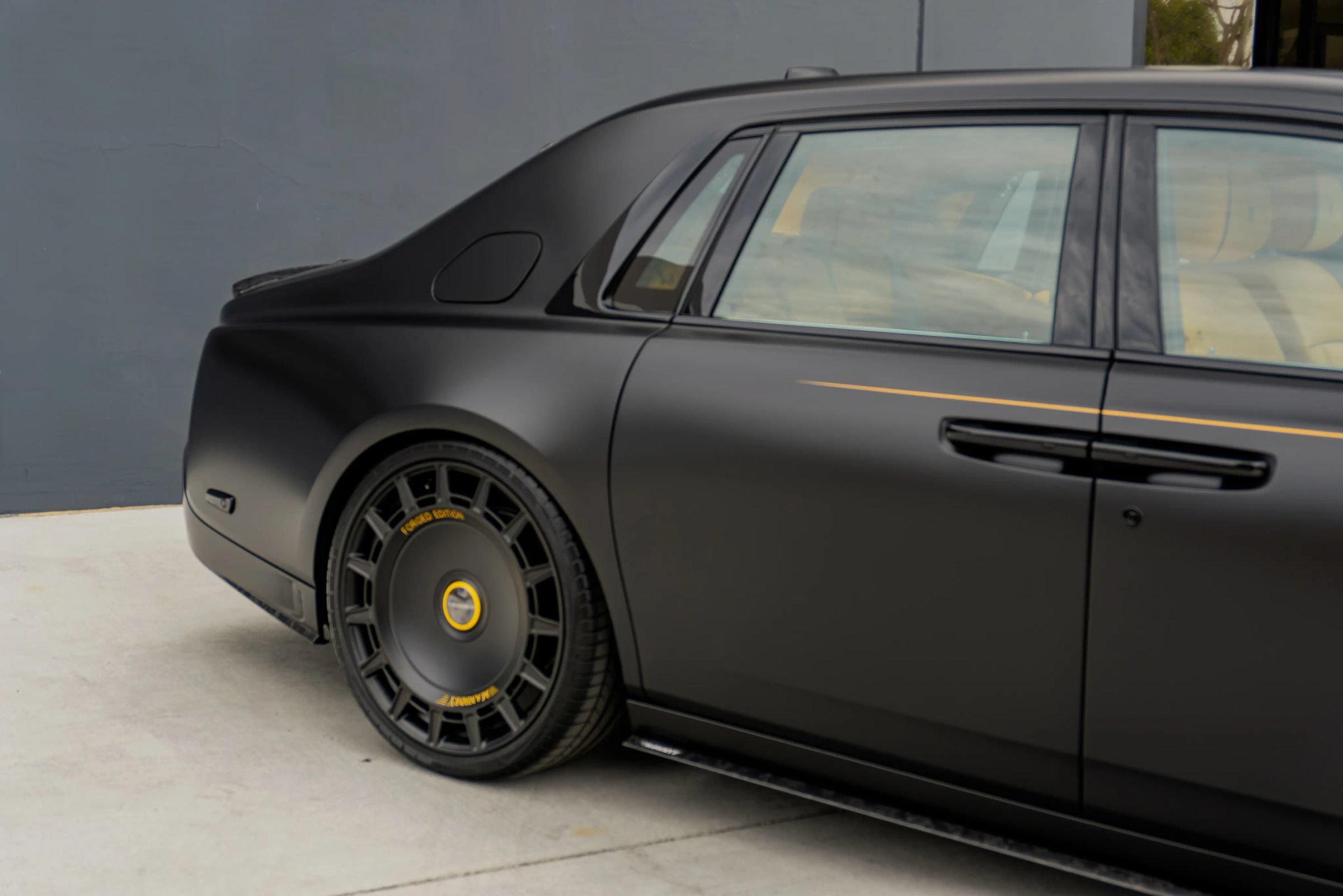 Used 2027 Rolls-Royce Phantom Sedan RWD image 45