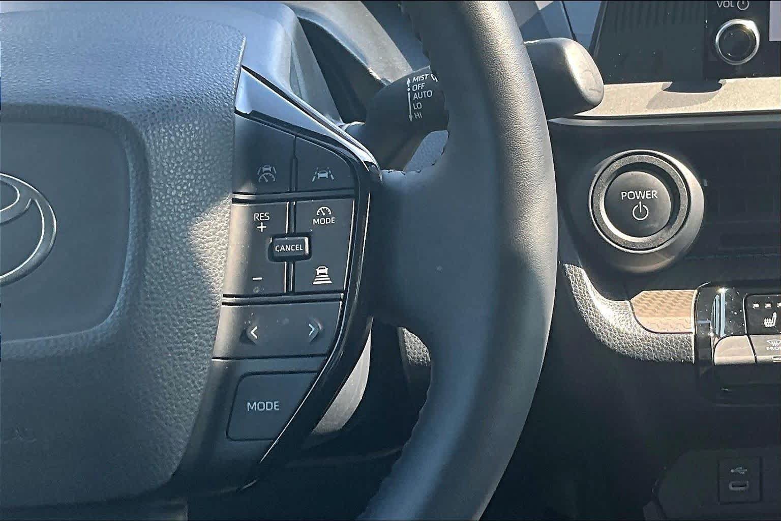 Used 2024 Toyota Prius XLE FWD image 24
