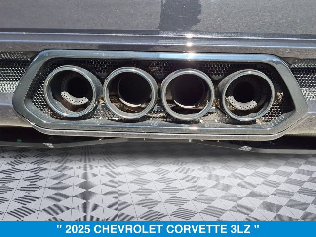 Used 2025 Chevrolet Corvette Z06 w/ Stealth Interior Trim Package RWD image 38
