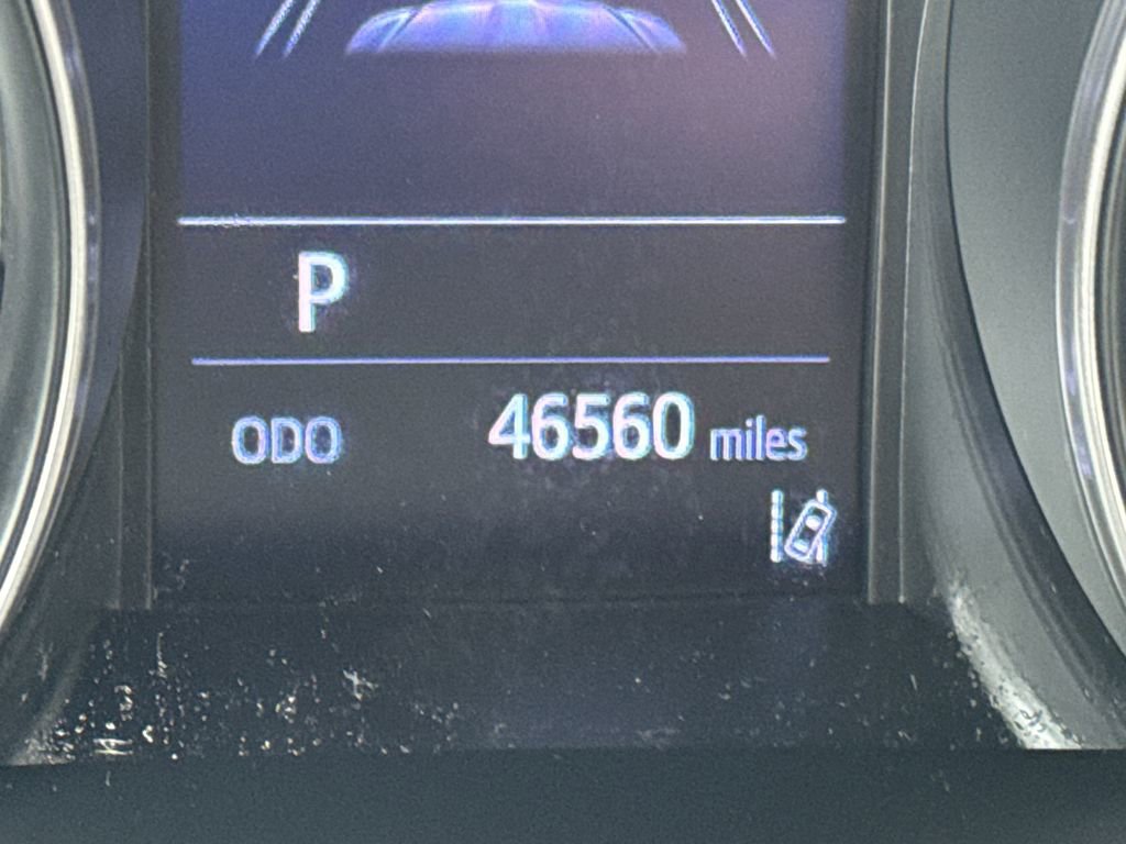 Used 2021 Toyota C-HR LE image 17