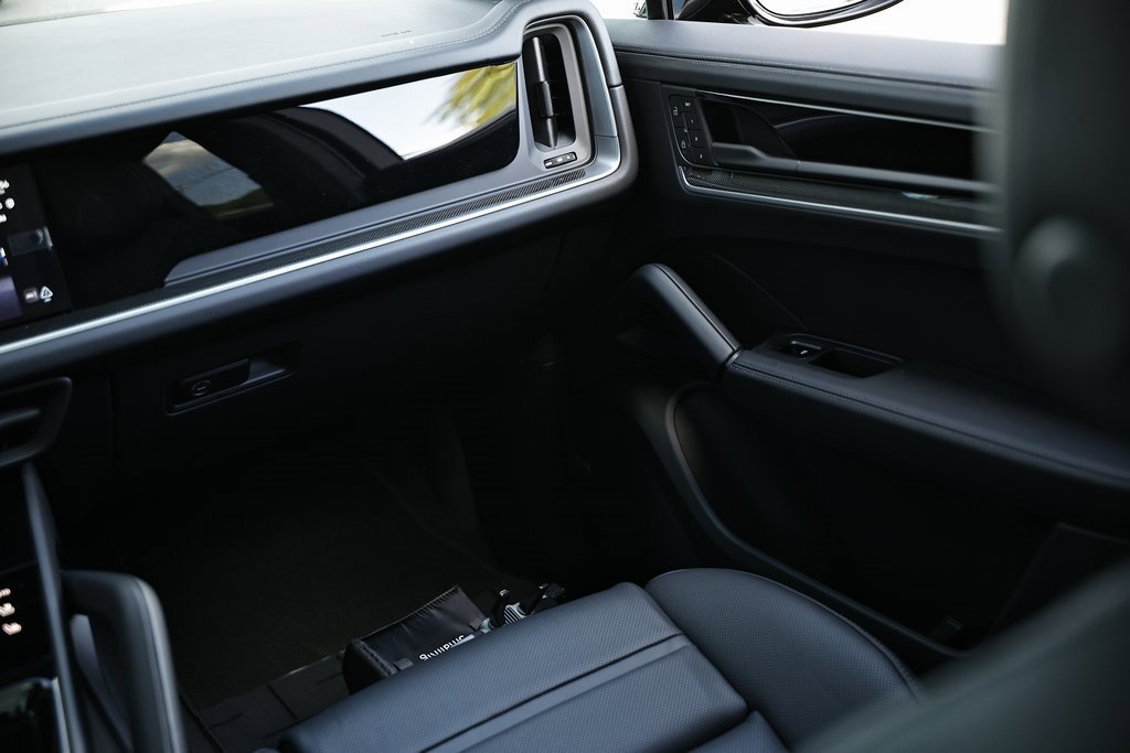 New 2026 Porsche Cayenne Turbo image 31