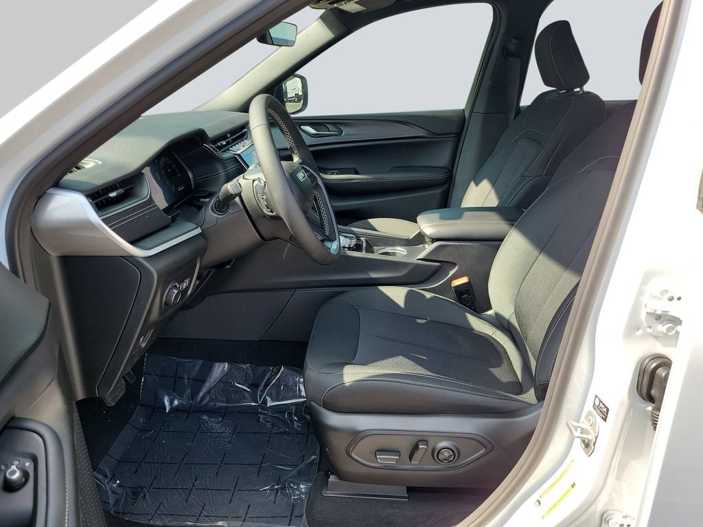New 2026 Jeep Grand Cherokee Laredo RWD image 26