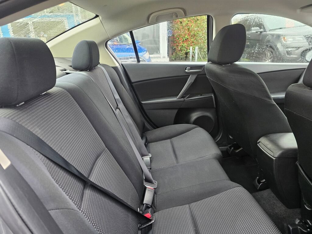 Used 2013 MAZDA MAZDA3 i SV w/ Convenience Pkg image 15