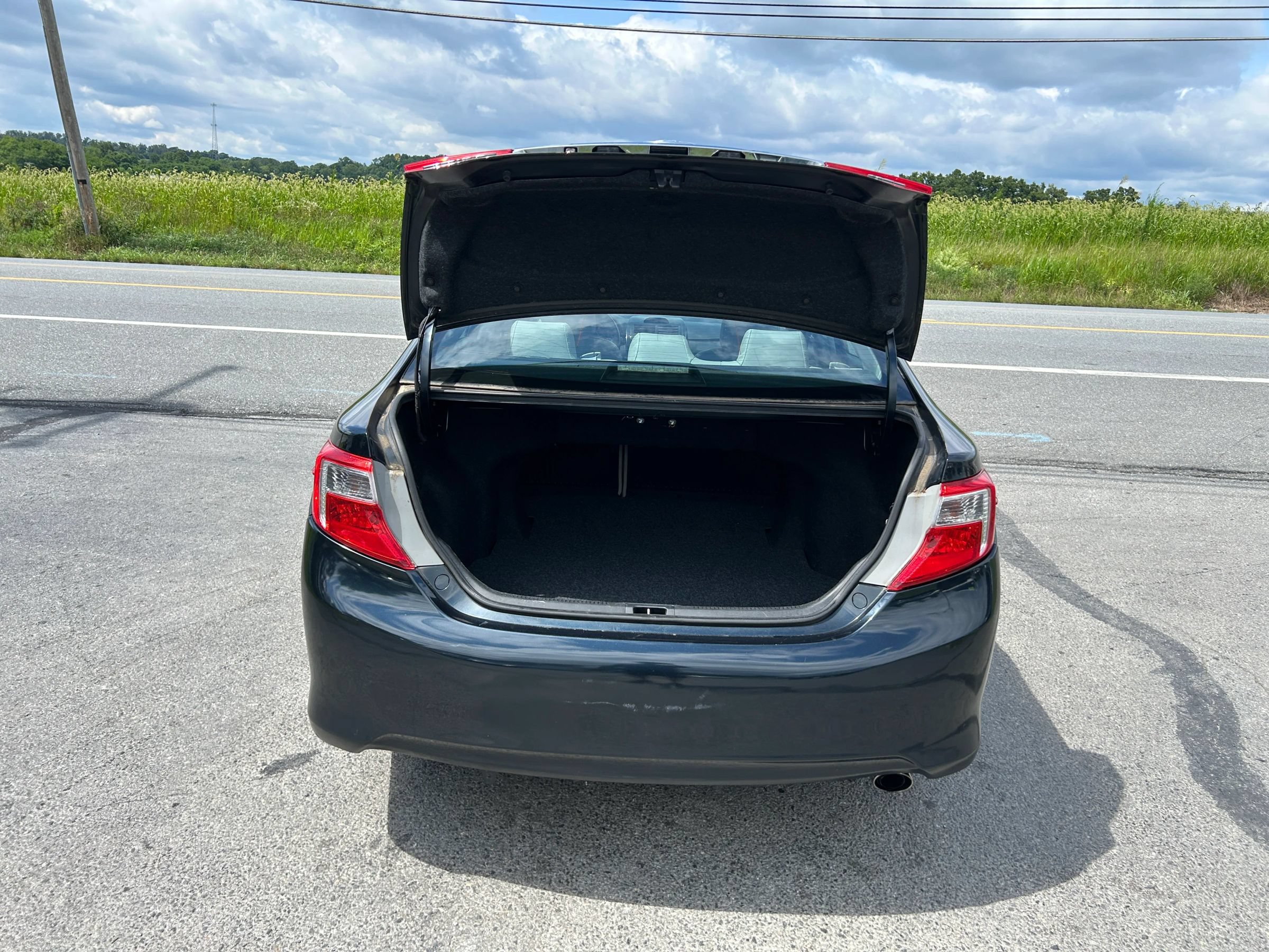 Used 2012 Toyota Camry XLE w/ Leather Pkg FWD image 10