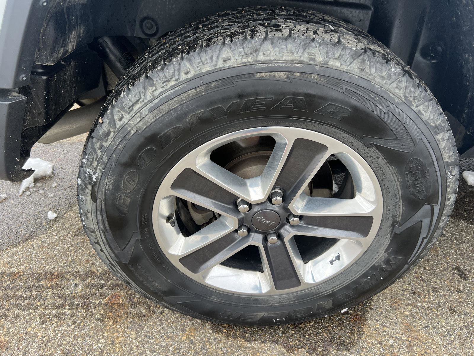 Used 2018 Jeep Wrangler Unlimited Sahara image 30