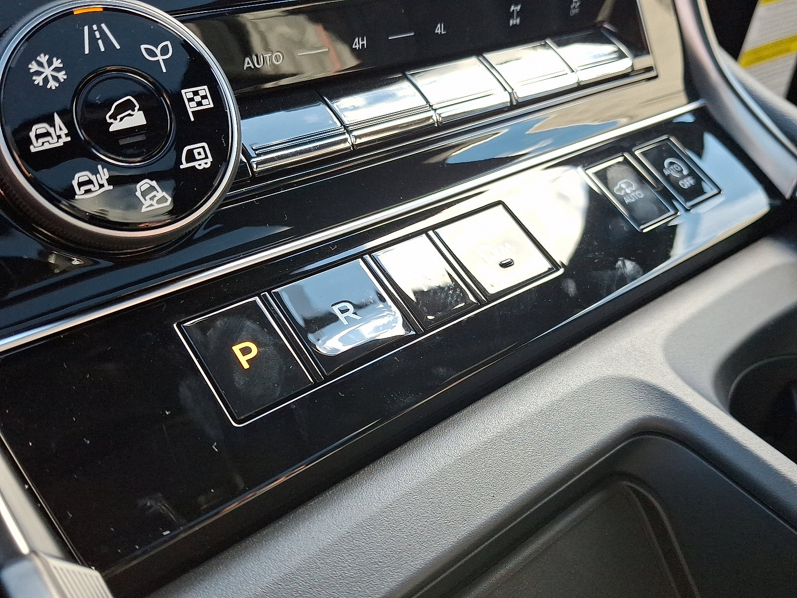 New 2026 Nissan Armada PRO-4X image 7