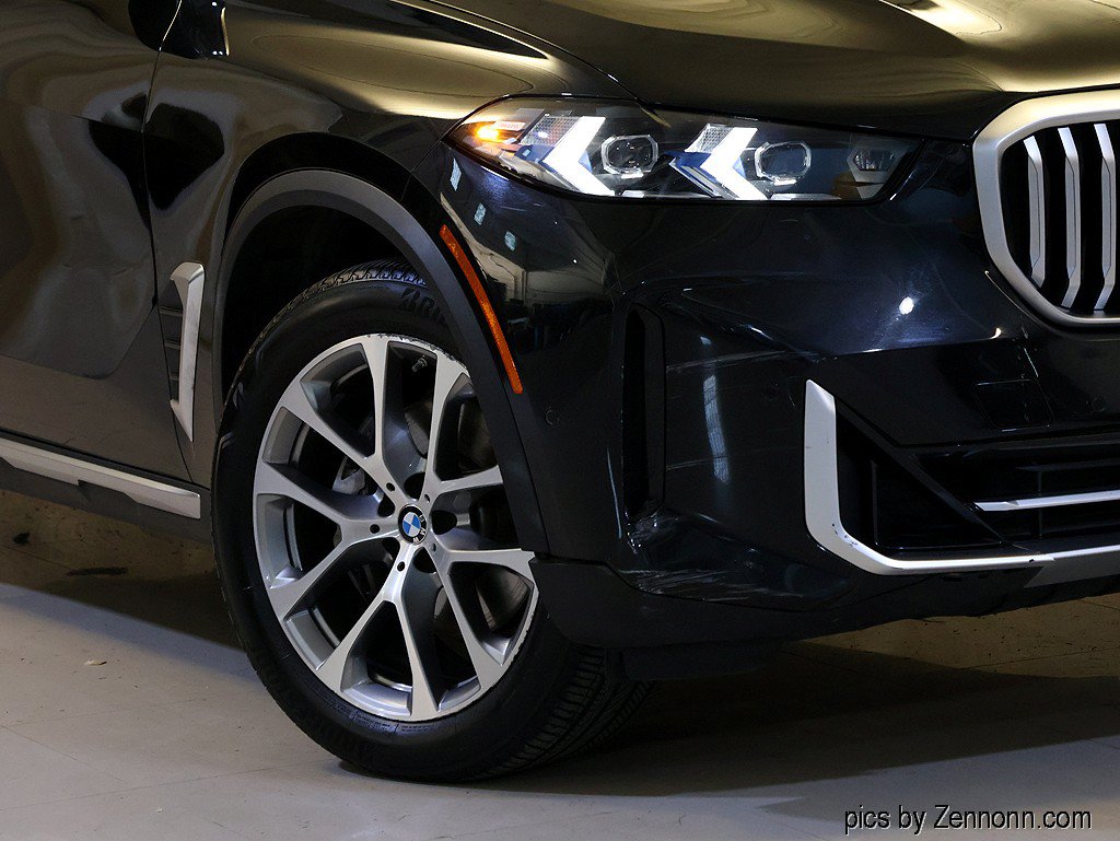 Used 2024 BMW X5 xDrive40i w/ Premium Package AWD/4WD image 3