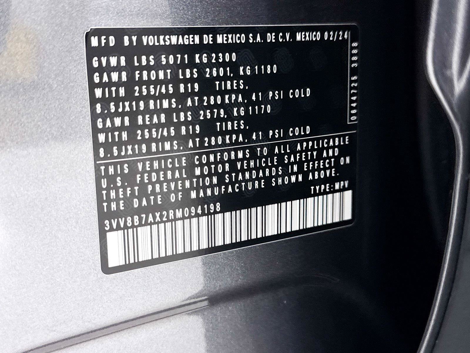 Used 2024 Volkswagen Tiguan SE R-Line AWD/4WD image 39