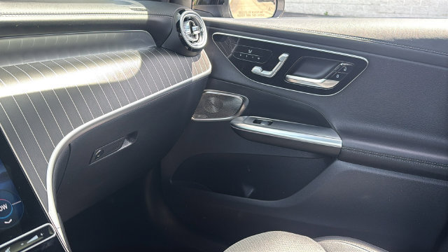 Certified 2025 Mercedes-Benz GLC 300 4MATIC image 33