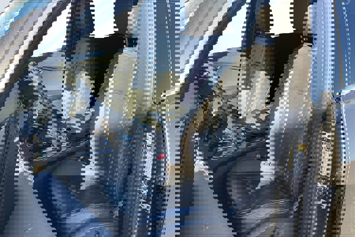 Used 2019 Audi Q8 Premium image 25