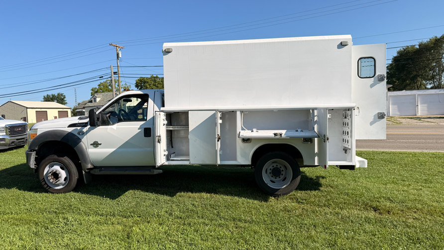 Used 2015 Ford F550 2WD Regular Cab Super Duty image 3