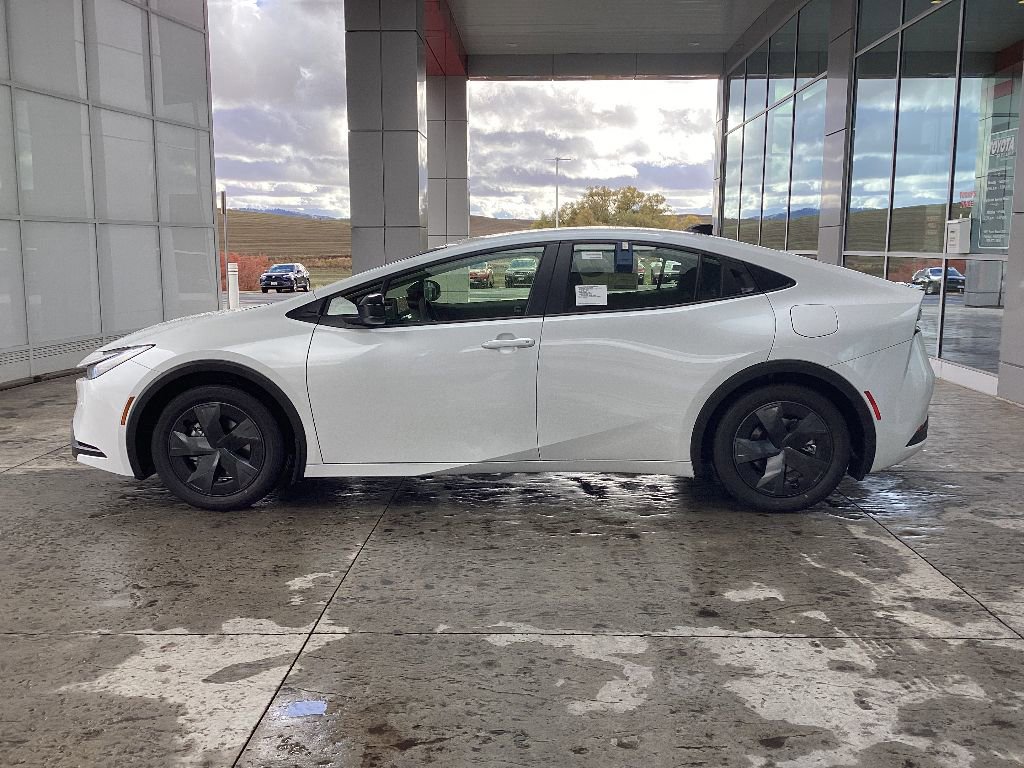 New 2026 Toyota Prius Plug-In Hybrid image 5