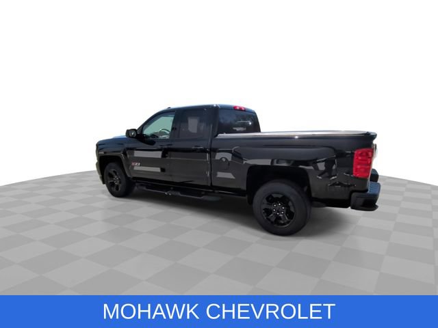 Used 2017 Chevrolet Silverado 1500 LT w/ Midnight Edition AWD/4WD image 7