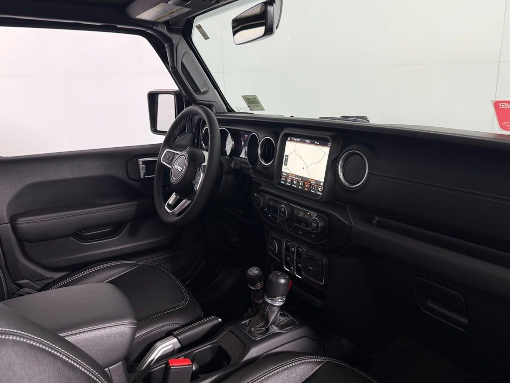 Used 2023 Jeep Wrangler Unlimited Sahara AWD/4WD image 31