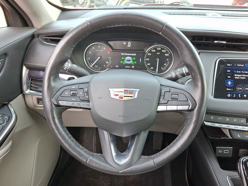 Used 2023 Cadillac XT4 Luxury w/ Cold Weather Package image 18