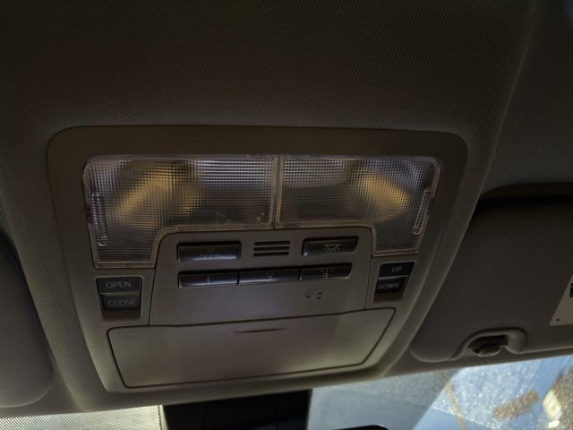 Used 2019 Toyota Highlander SE image 17