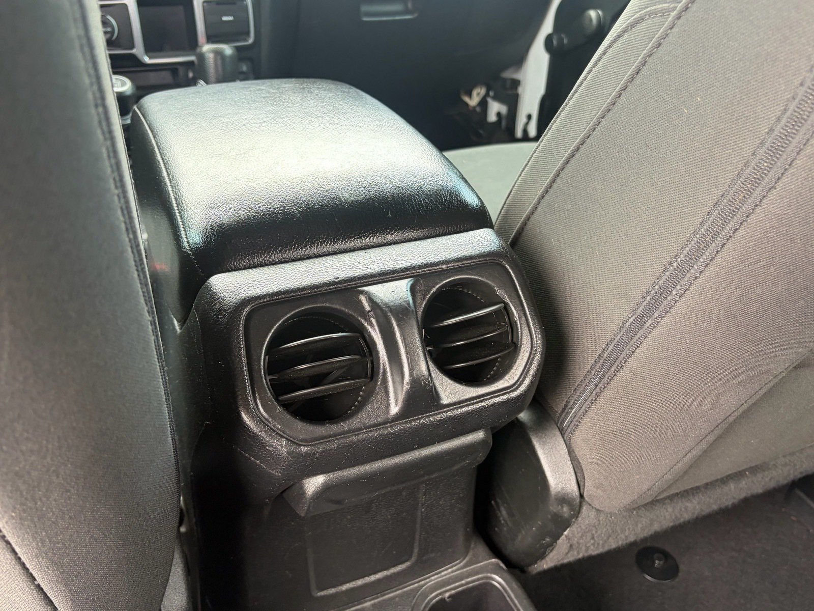 Used 2018 Jeep Wrangler Unlimited Sport AWD/4WD image 30