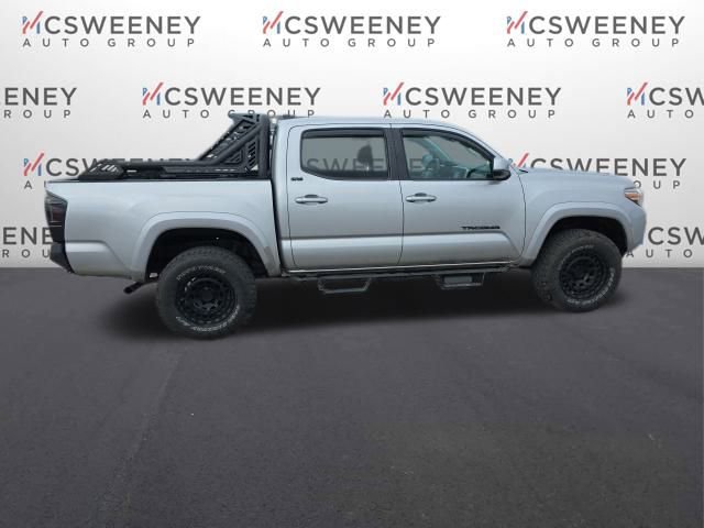Used 2016 Toyota Tacoma SR5 w/ SR5 Appearance Package (SN) image 8