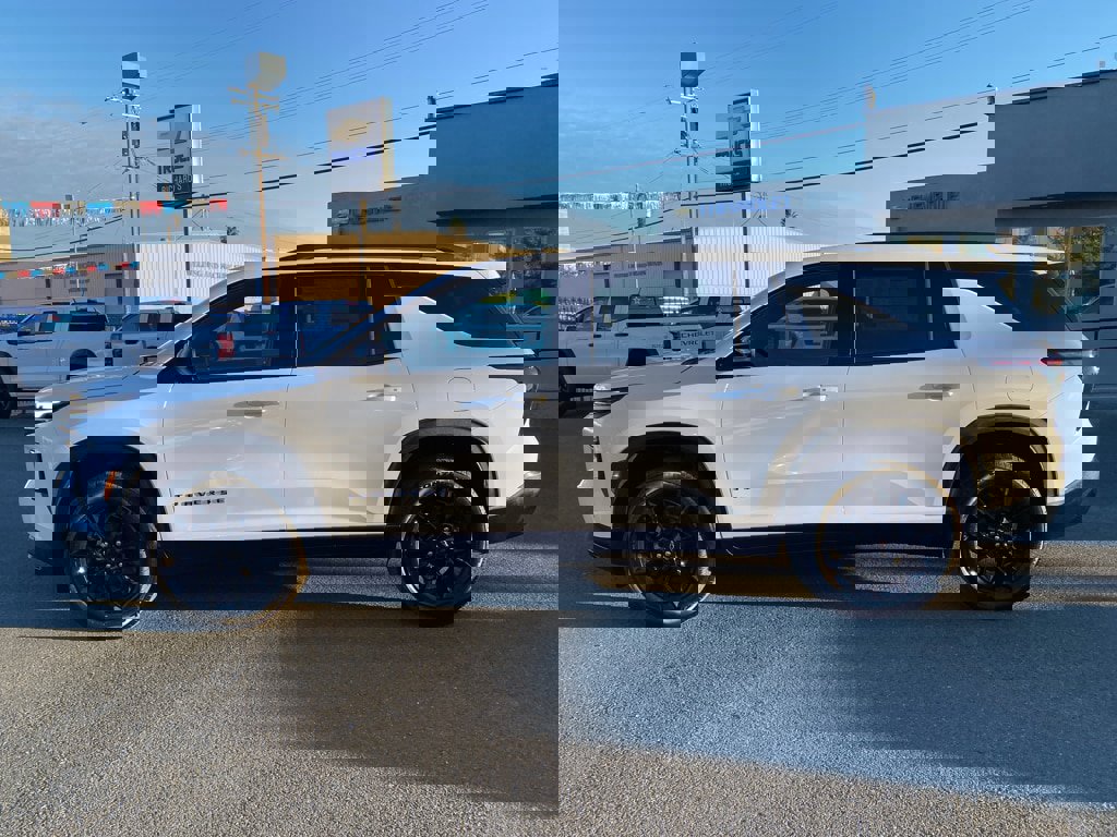 New 2026 Chevrolet Traverse LT w/ Midnight/Sport Edition image 7