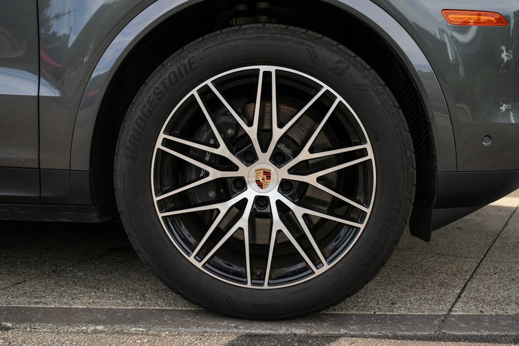 Certified 2026 Porsche Cayenne Coupe AWD/4WD image 38