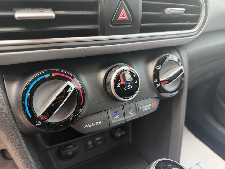 Used 2019 Hyundai Kona SE image 22