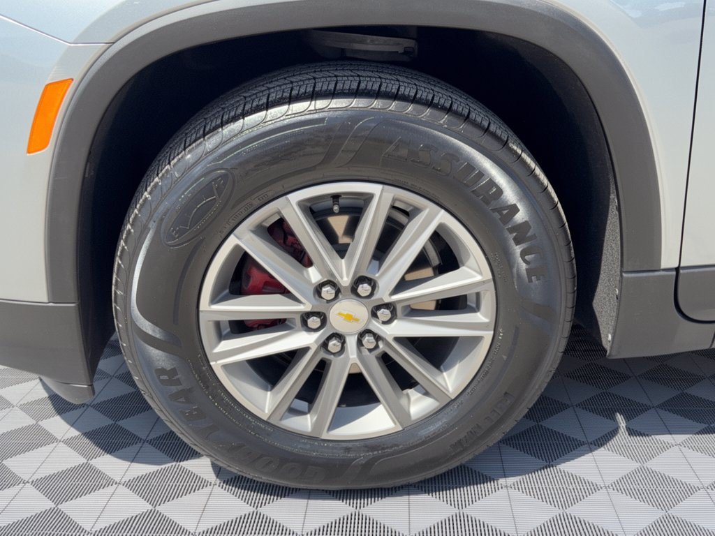 Certified 2023 Chevrolet Traverse LT FWD image 13