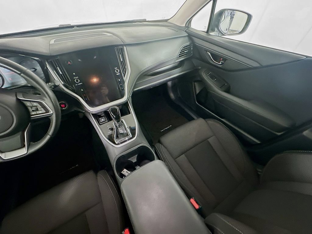 Used 2022 Subaru Outback Premium image 11