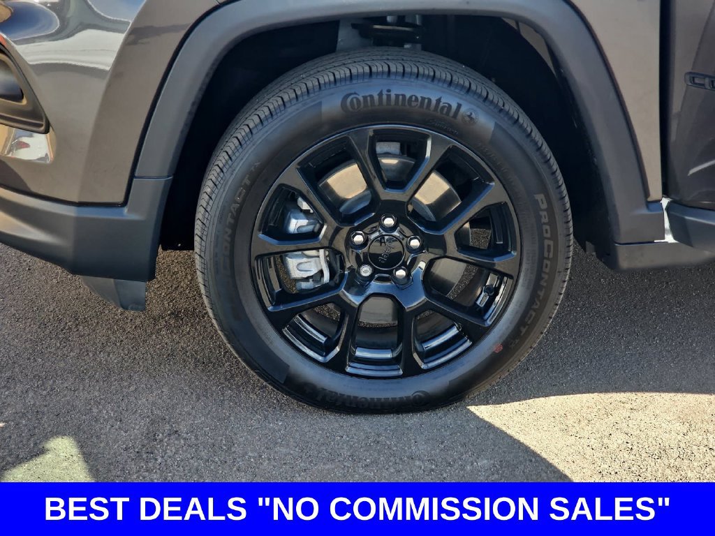 Used 2023 Jeep Compass Latitude w/ Sun and Sound Group AWD/4WD image 34