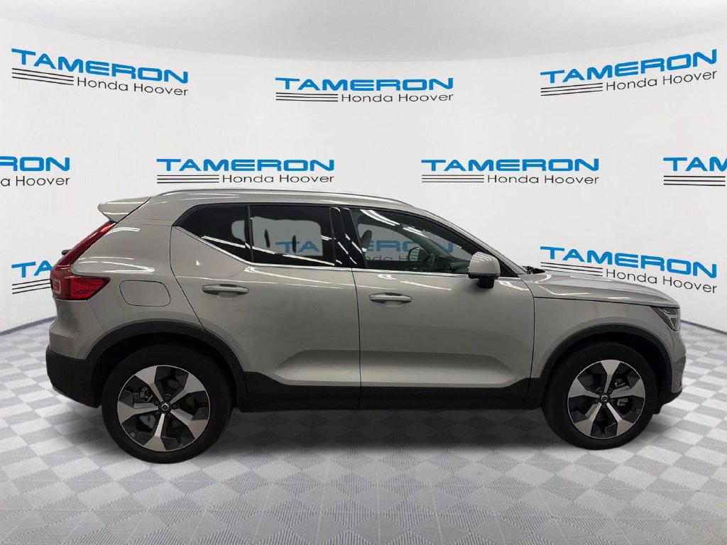 Used 2023 Volvo XC40 B5 Ultimate AWD/4WD image 6
