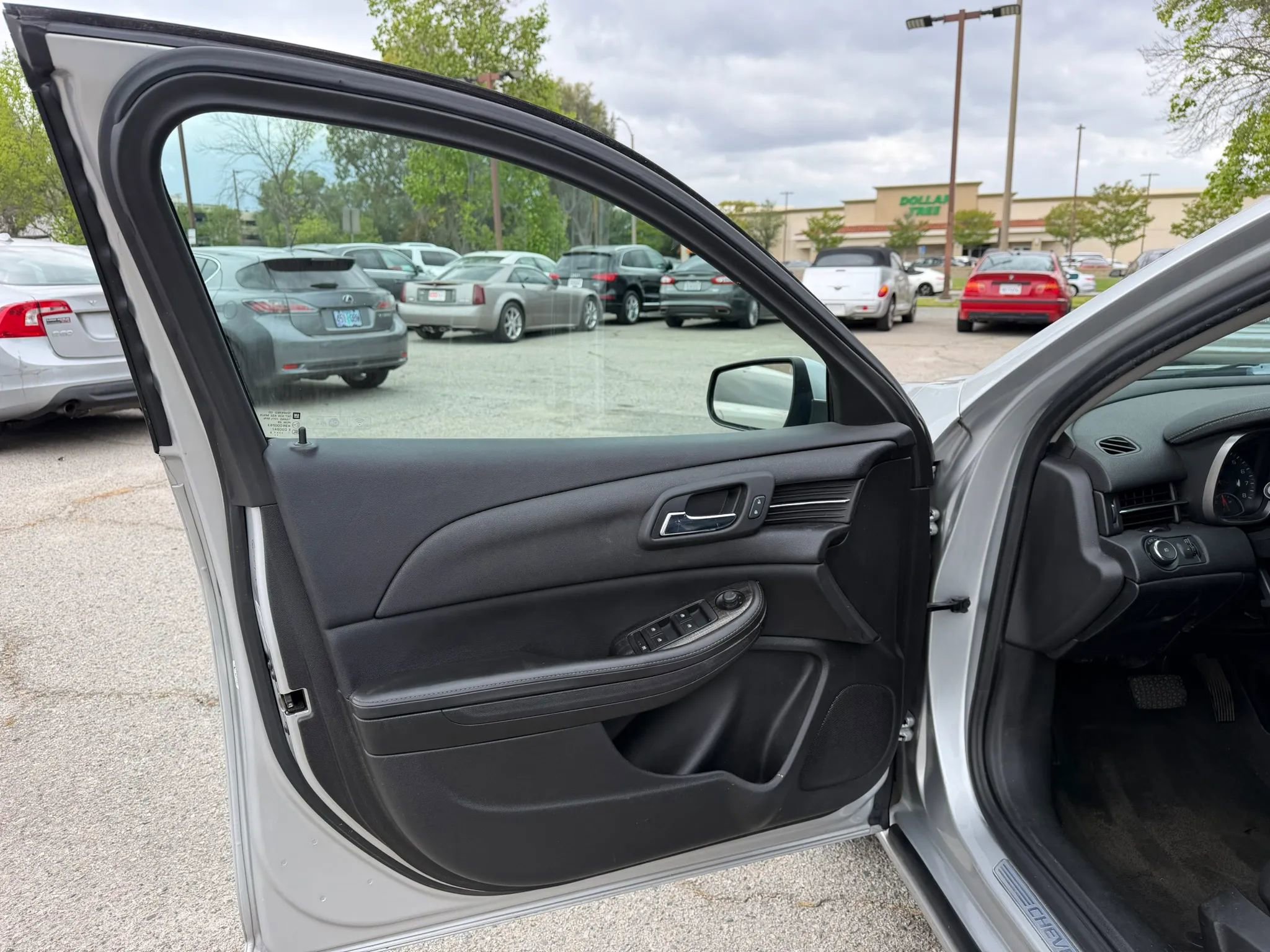Used 2016 Chevrolet Malibu LTZ FWD image 9