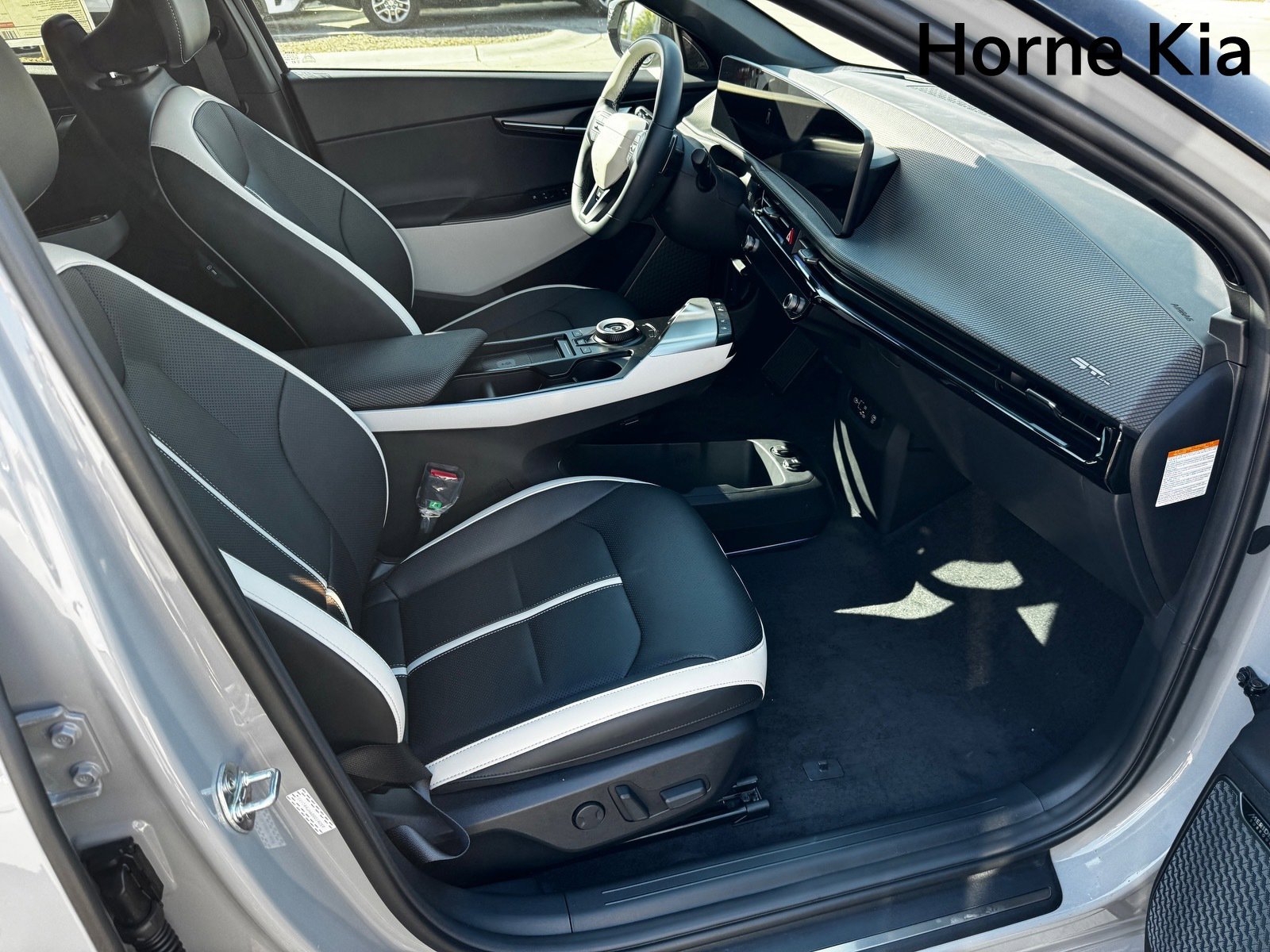 New 2025 Kia EV6 GT-Line image 18