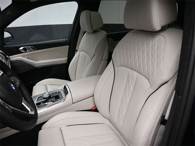 New 2025 BMW X7 xDrive40i w/ Executive Package image 33