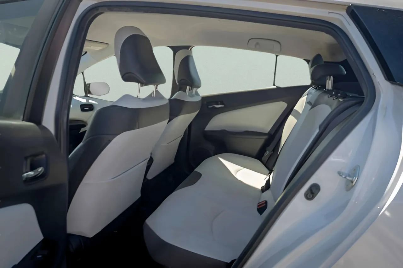 Used 2016 Toyota Prius Three Touring image 25