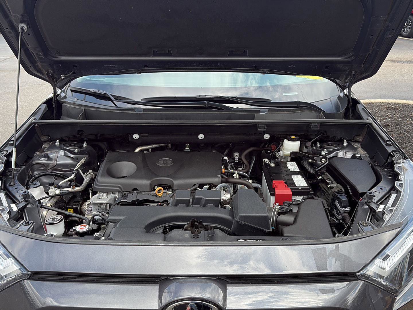 Used 2025 Toyota RAV4 XLE AWD/4WD image 10