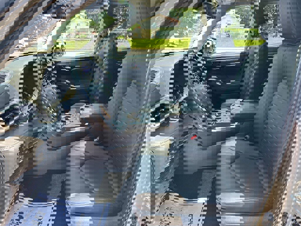 Used 2024 Toyota Highlander XLE image 21