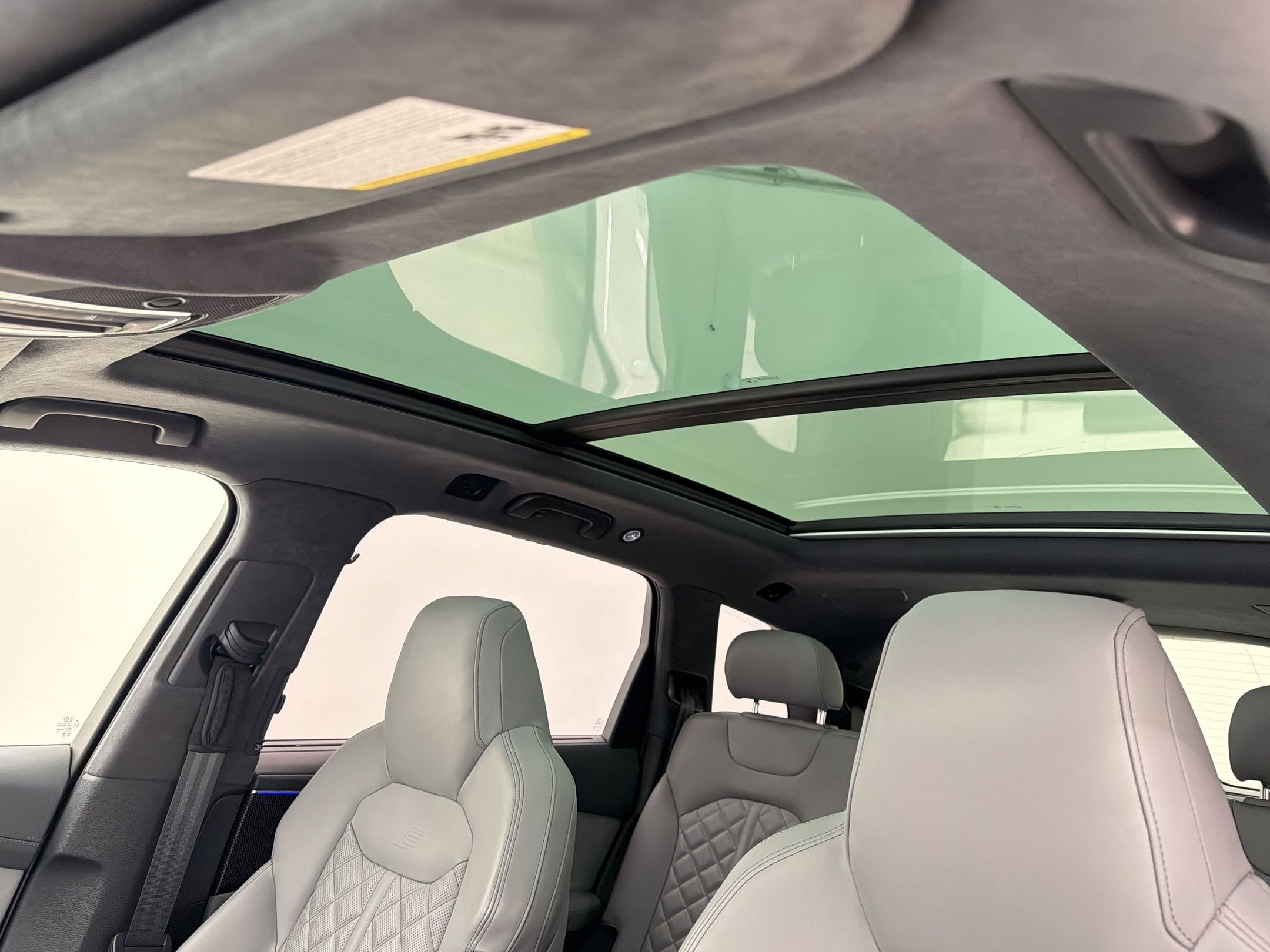 Used 2023 Audi SQ7 Prestige image 15