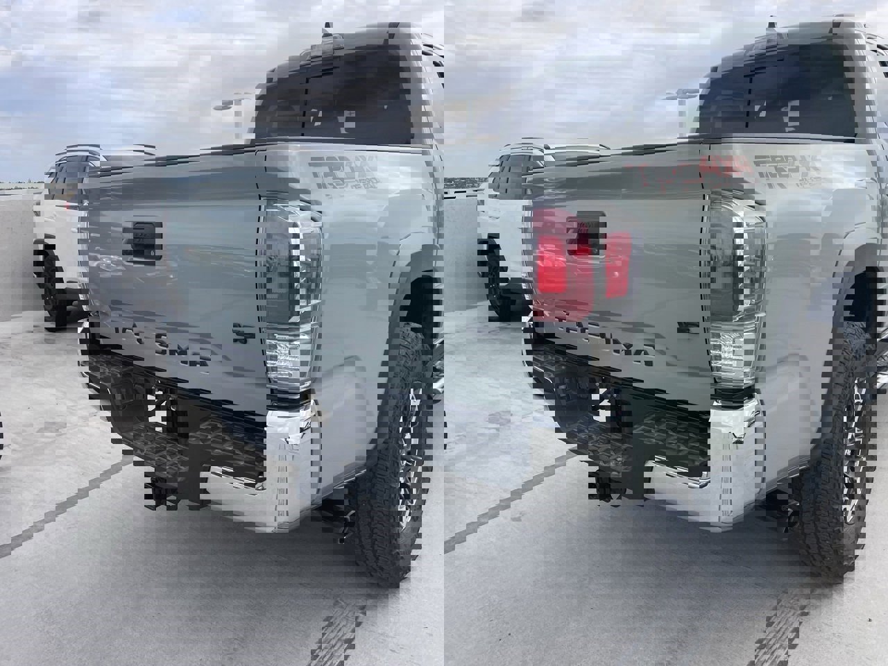 Used 2023 Toyota Tacoma TRD Off-Road image 4