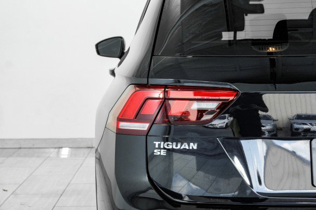 Used 2021 Volkswagen Tiguan SE R-Line AWD/4WD image 49