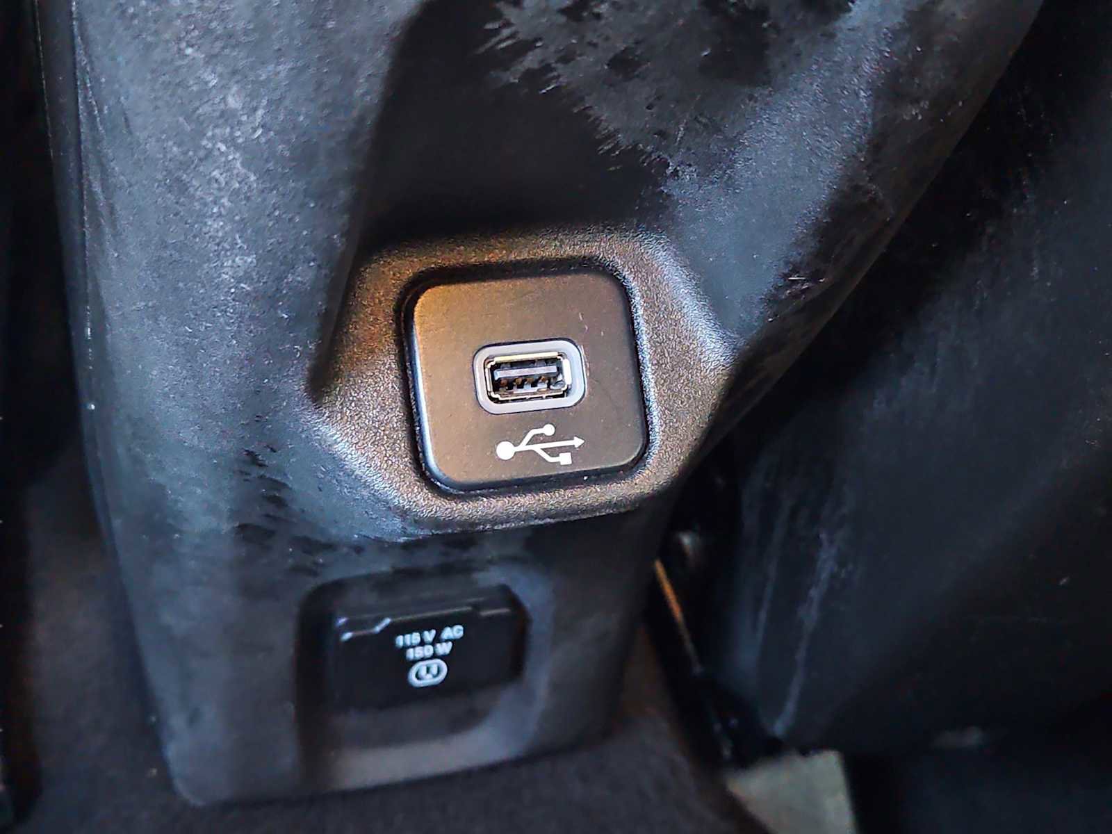 Used 2022 Jeep Renegade Latitude w/ Convenience Group AWD/4WD image 21