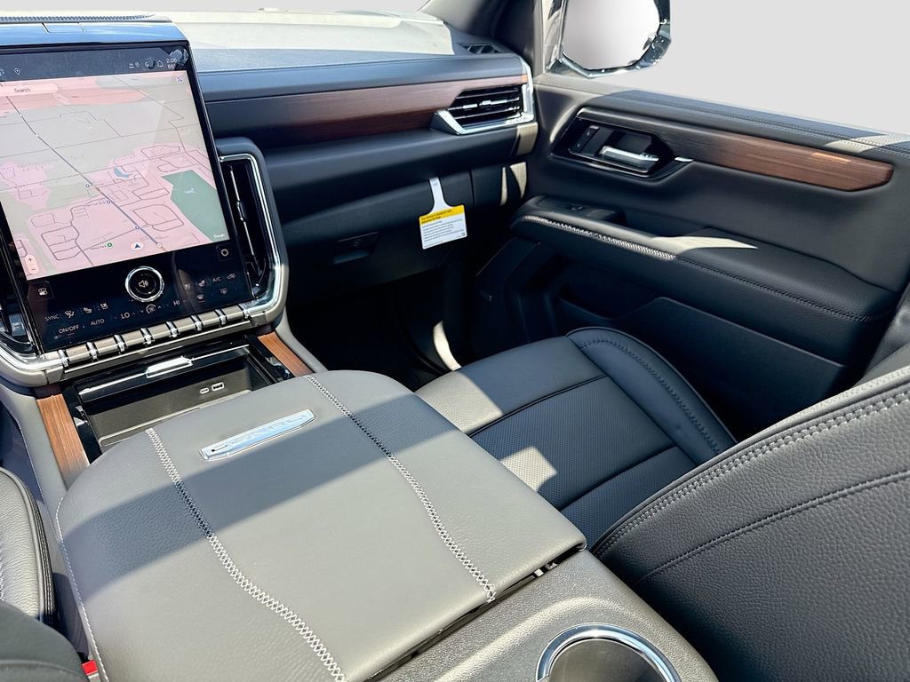 New 2026 GMC Yukon XL Denali w/ Denali Reserve Package image 25