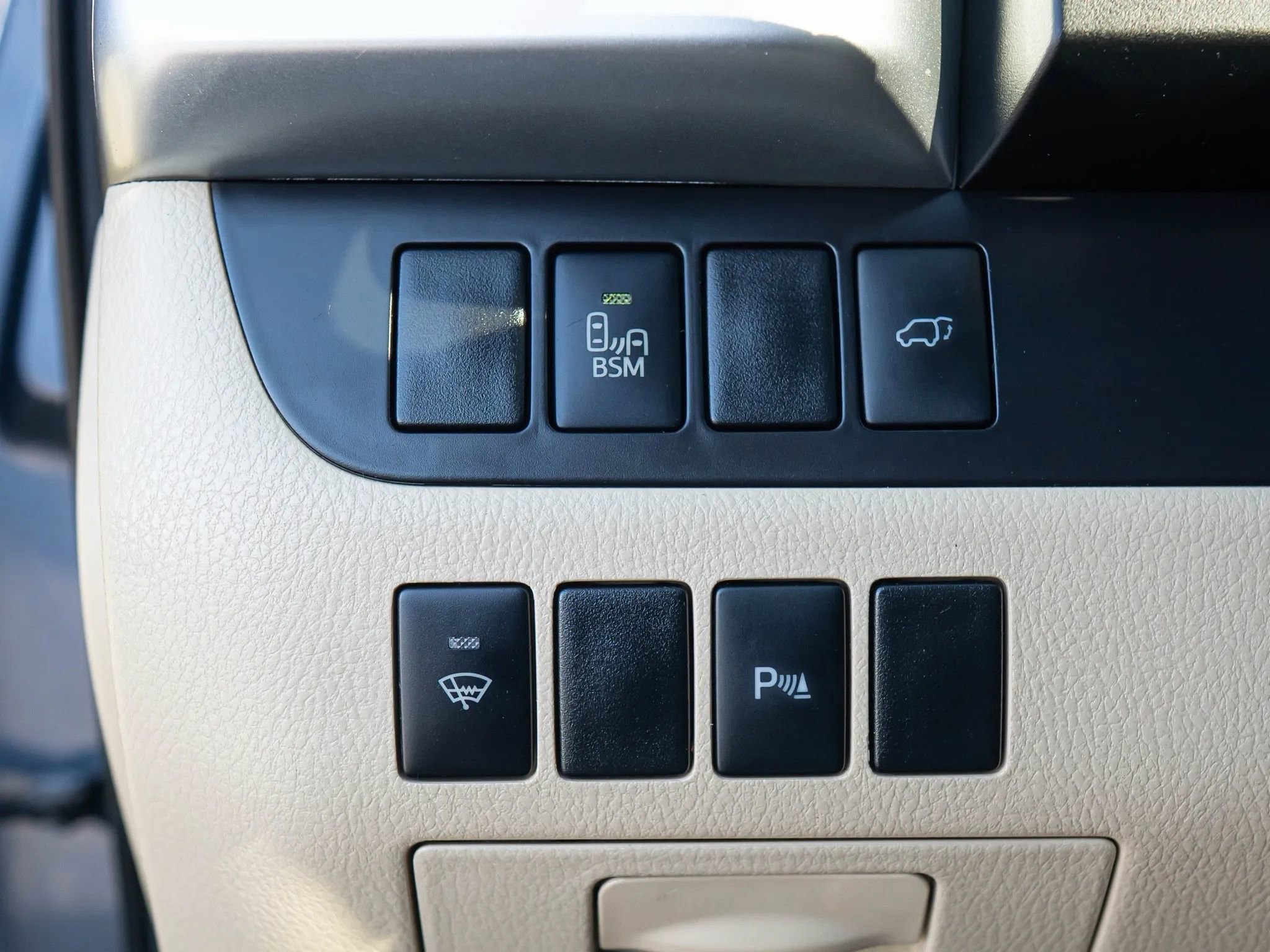 Used 2015 Toyota Highlander Limited image 40