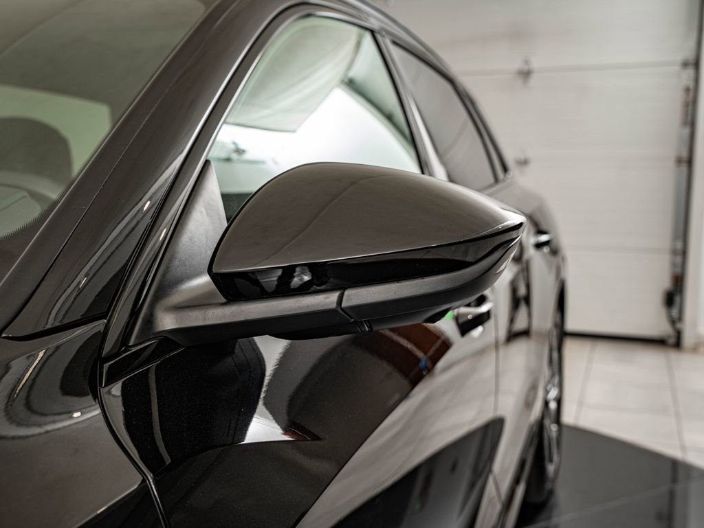 Used 2022 Audi e-tron Premium w/ Convenience Plus Package image 9