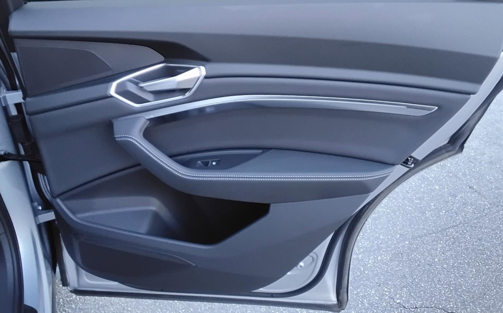 Certified 2022 Audi e-tron Premium w/ Convenience Plus Package image 22