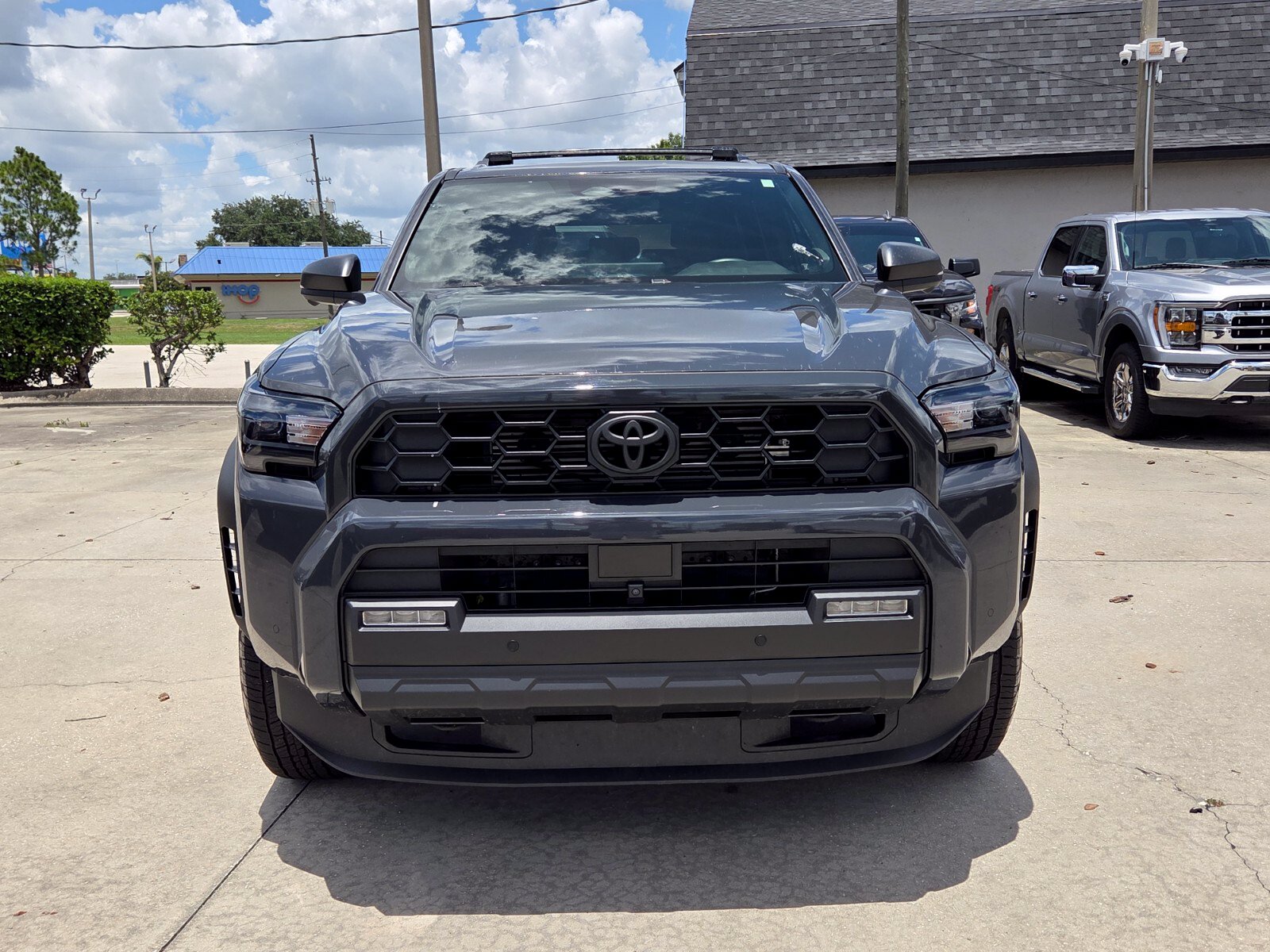 Certified 2025 Toyota 4Runner TRD Off-Road Premium AWD/4WD image 2